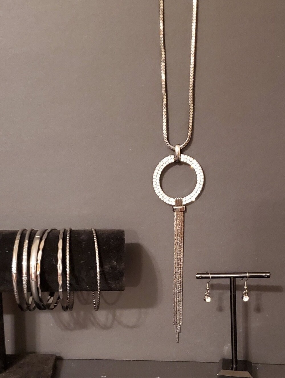 CURATED Y2K GUNMETAL STATEMENT LIQUID SILVER NECKLACE, 7 BRACELETS, & EARRINGS